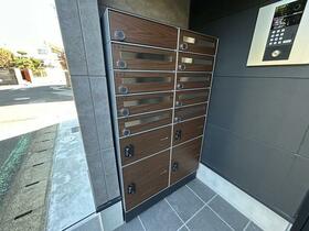 16/16 エントランス