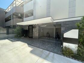 14/16 エントランス