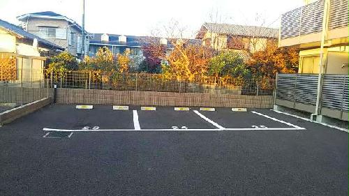 14/14 駐車場