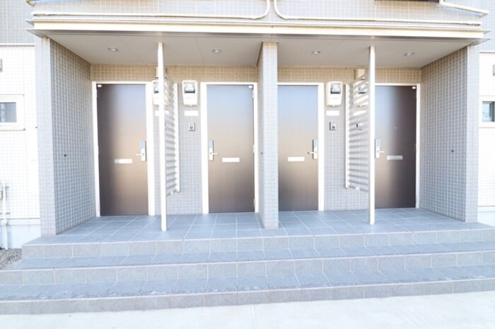 18/24 エントランス