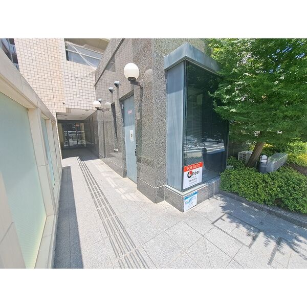 14/18 エントランス