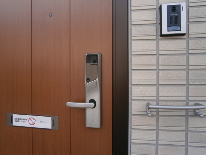 16/26 エントランス