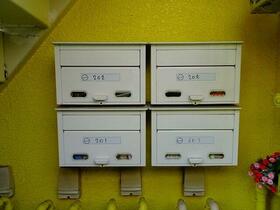 16/16 エントランス