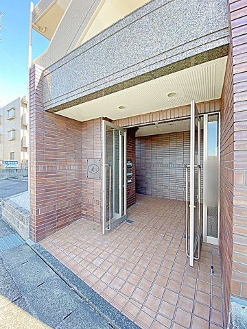 27/29 エントランス