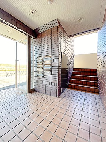 28/29 エントランス