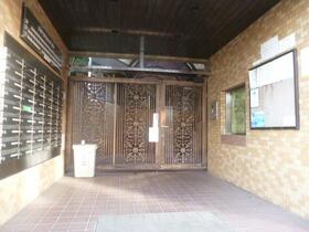 16/16 エントランス