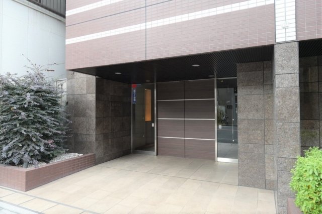 2/5 エントランス