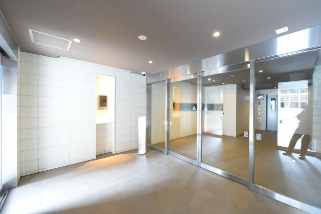 28/29 エントランス