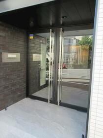 16/16 エントランス