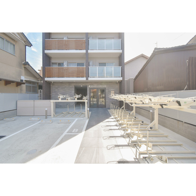 15/18 エントランス