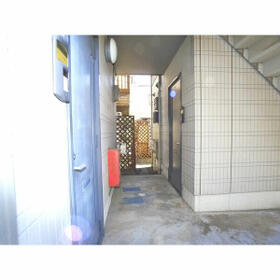 16/16 エントランス