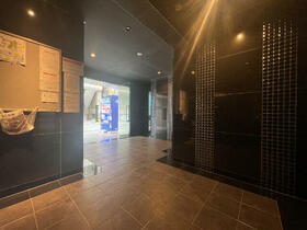 2/2 エントランス