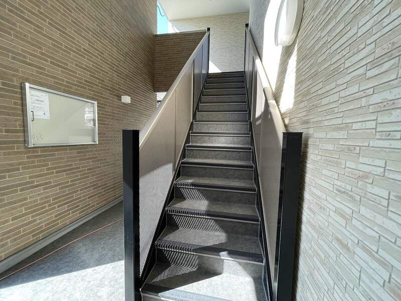 2/2 エントランス