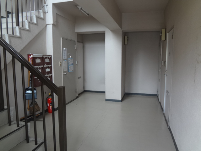 22/30 エントランス