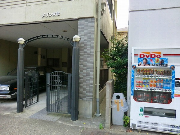 22/25 エントランス