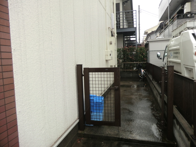 21/30 エントランス