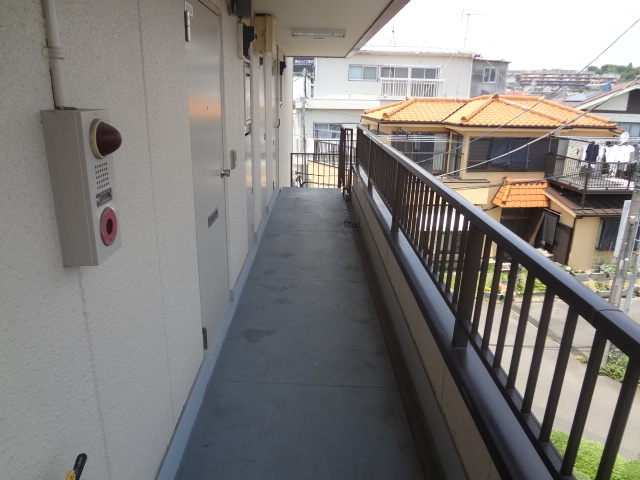 22/28 エントランス