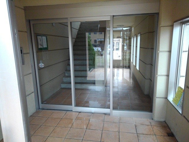 13/22 エントランス