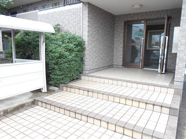 20/28 エントランス