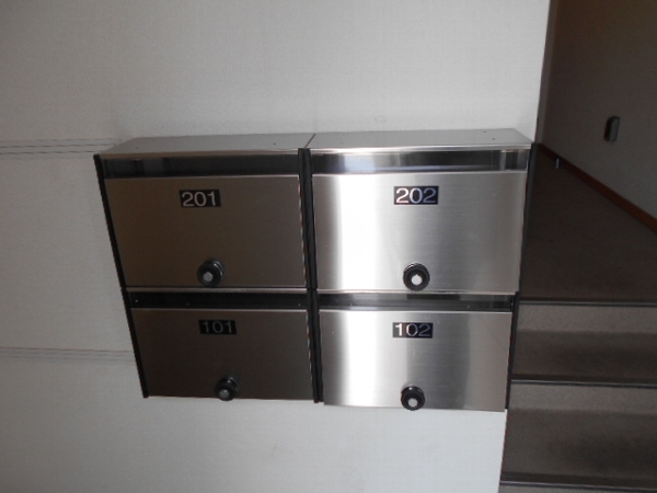 18/27 エントランス