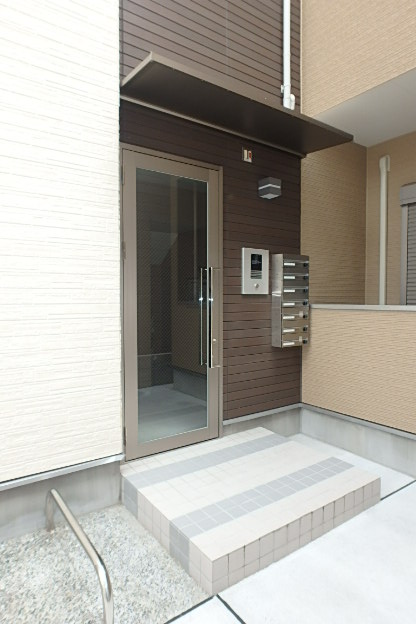 22/27 エントランス