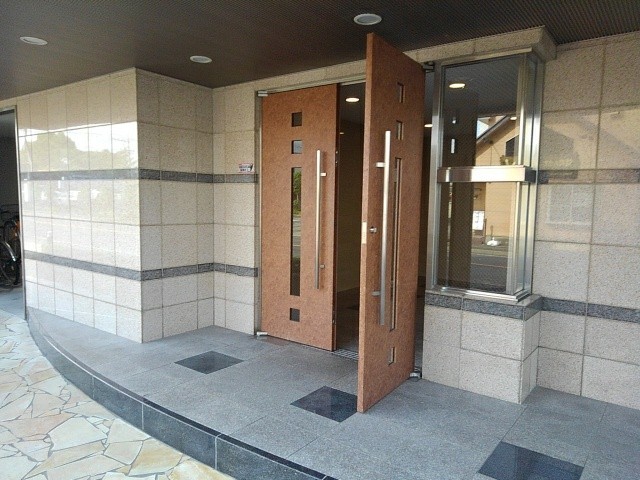 22/29 エントランス