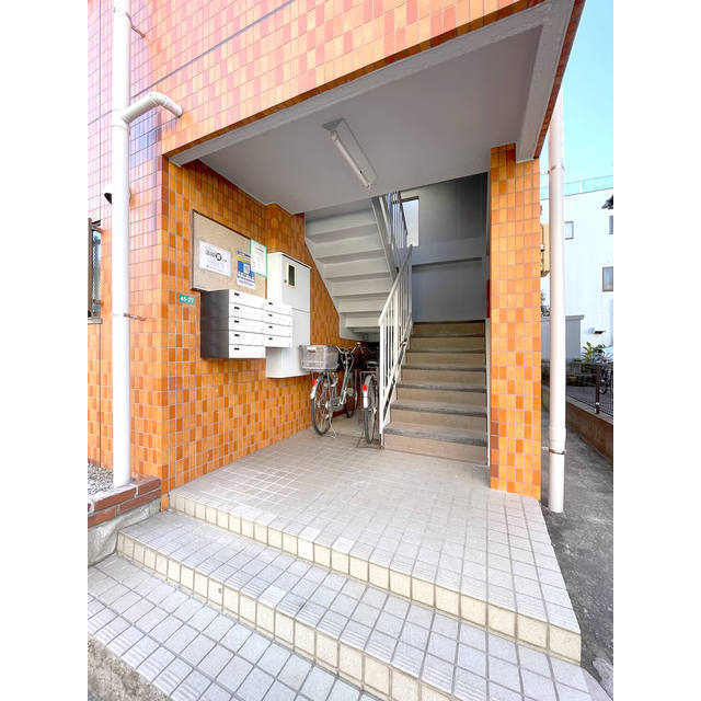 25/25 エントランス