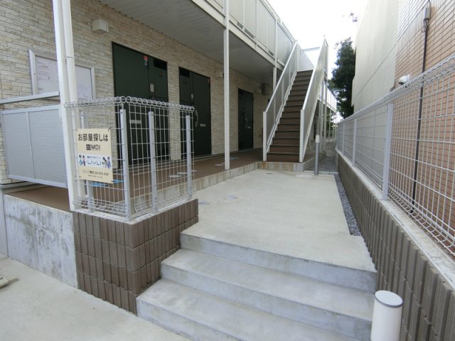 2/2 エントランス