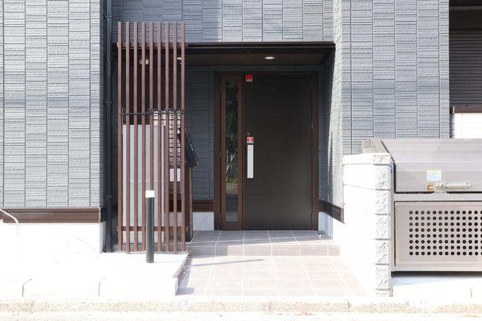 21/30 エントランス