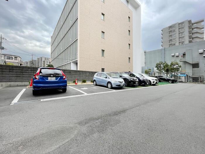 20/20 駐車場