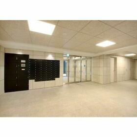 5/5 エントランス