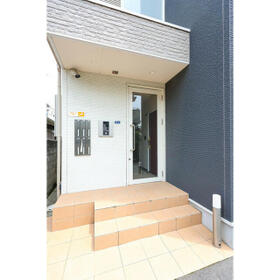 16/16 エントランス