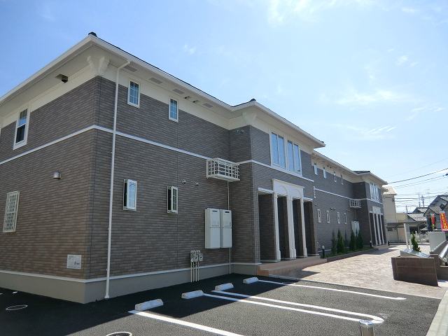 24/30 エントランス