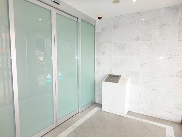 20/29 エントランス