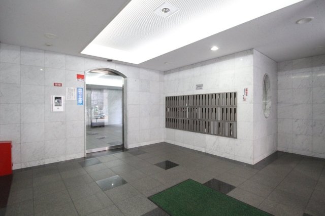 17/17 エントランス