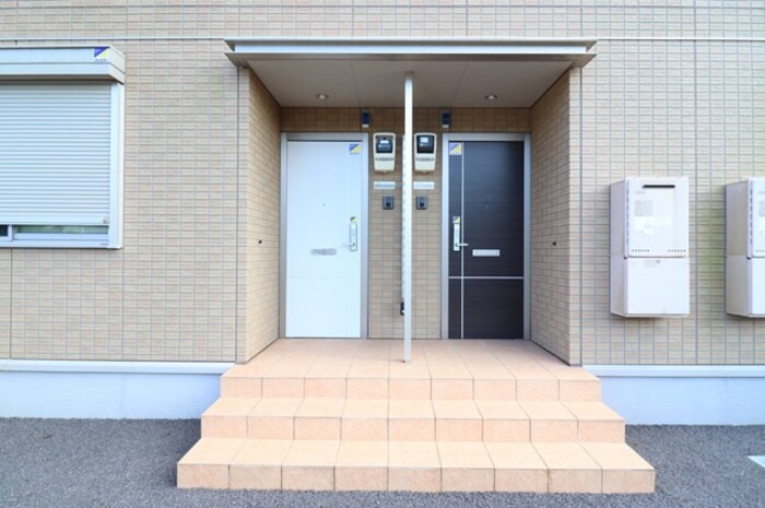 17/19 エントランス