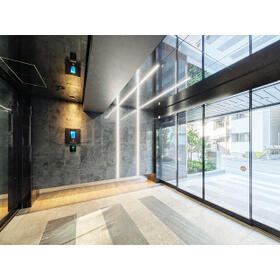 15/16 エントランス