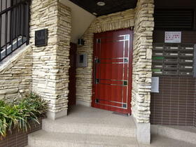 16/16 エントランス