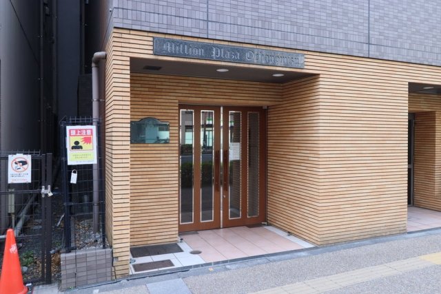 21/23 エントランス