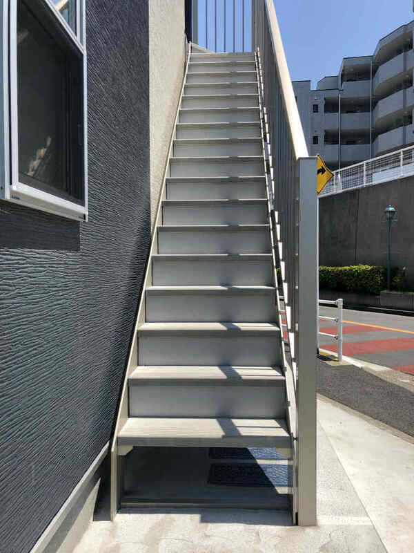 25/29 エントランス