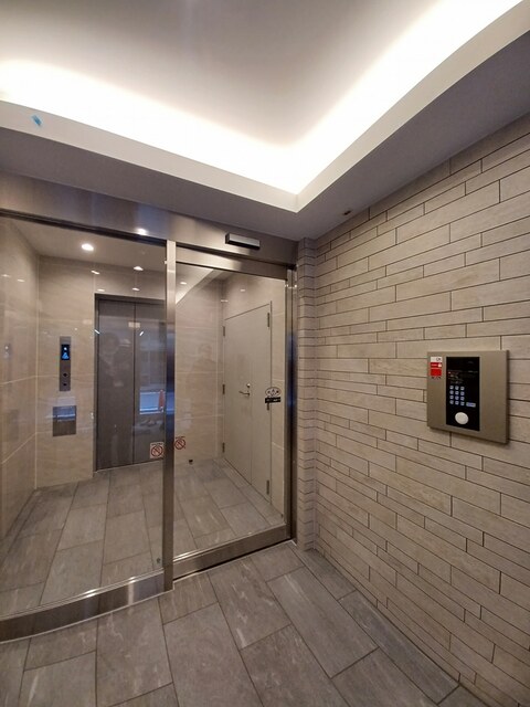 15/21 エントランス