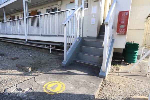 15/23 エントランス