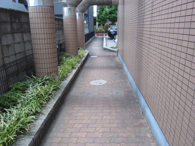 21/29 エントランス