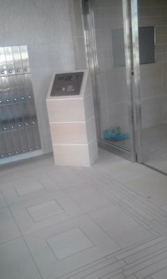 19/29 エントランス