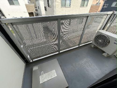 13/14 エントランス