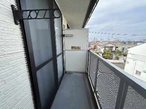 13/14 エントランス