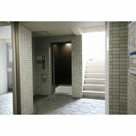 15/16 エントランス