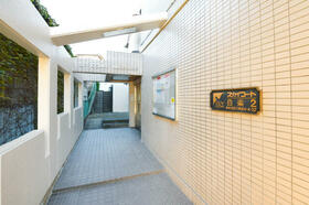 2/2 エントランス