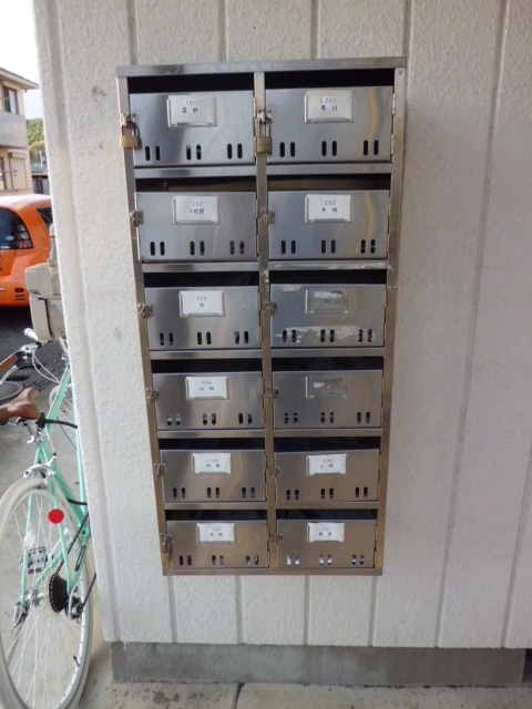 27/30 エントランス