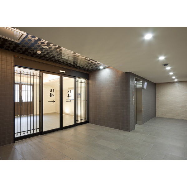 8/11 エントランス